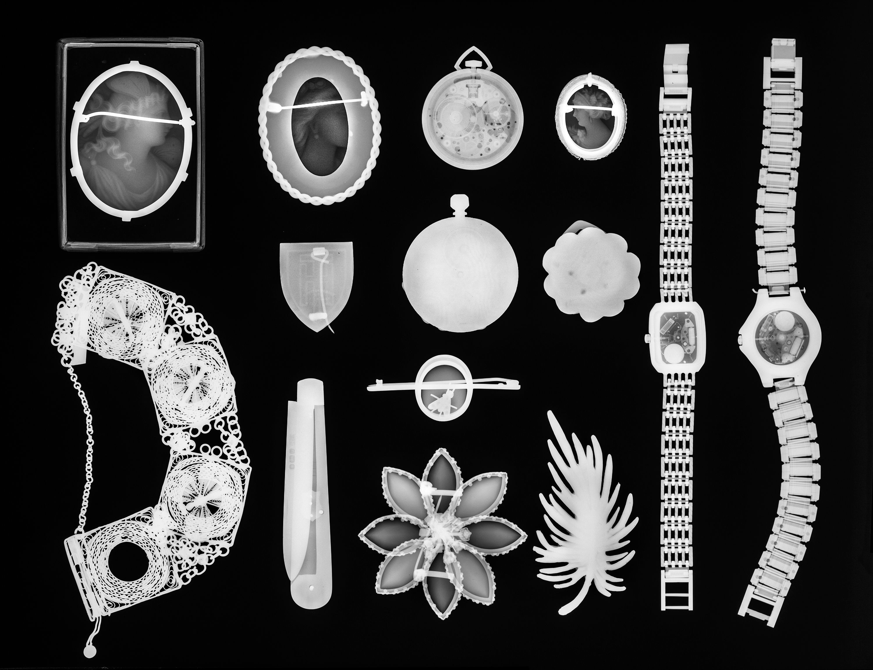 x ray mums objects jewellery box copy.jpg