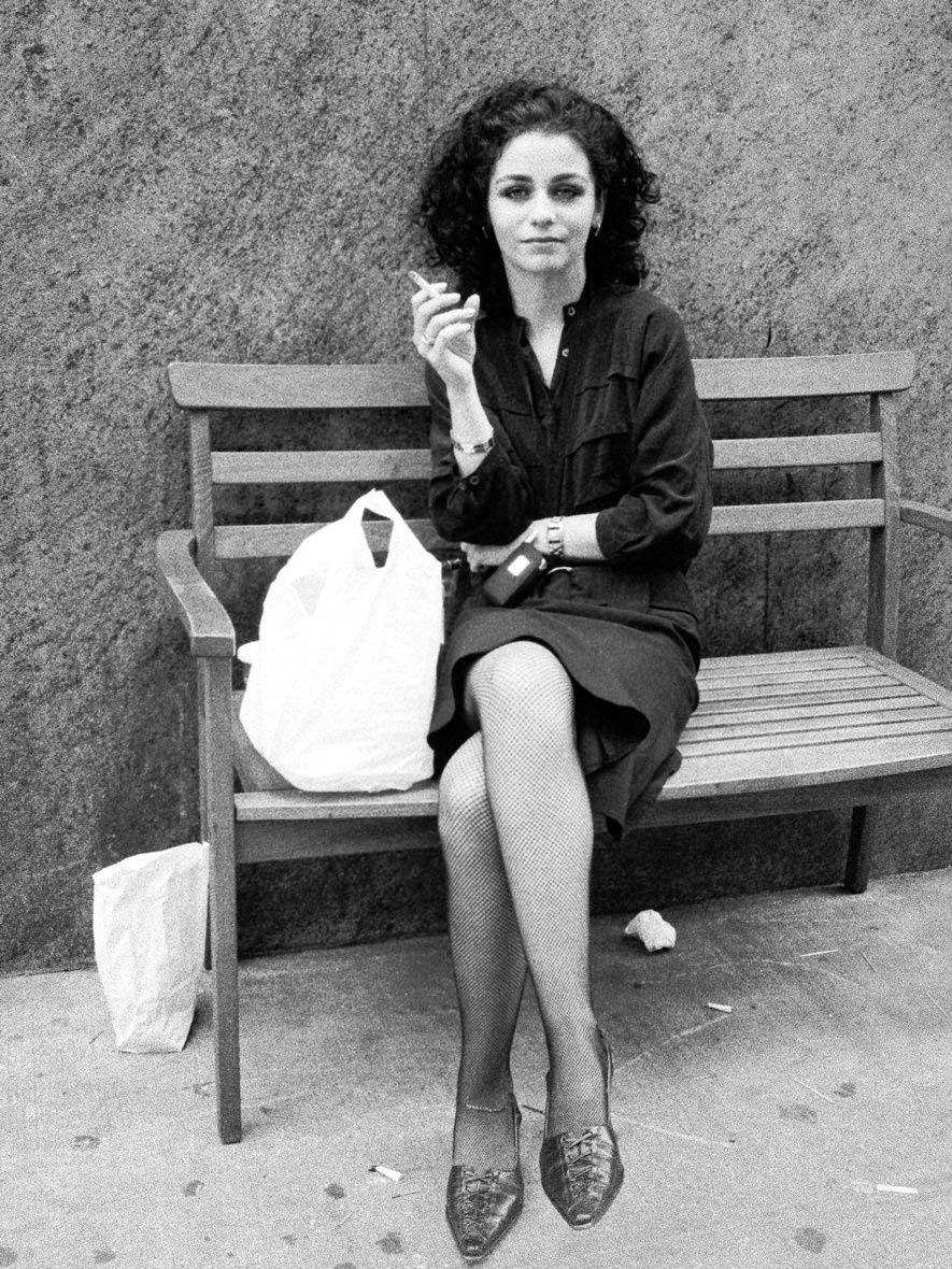 1woman_with_cig