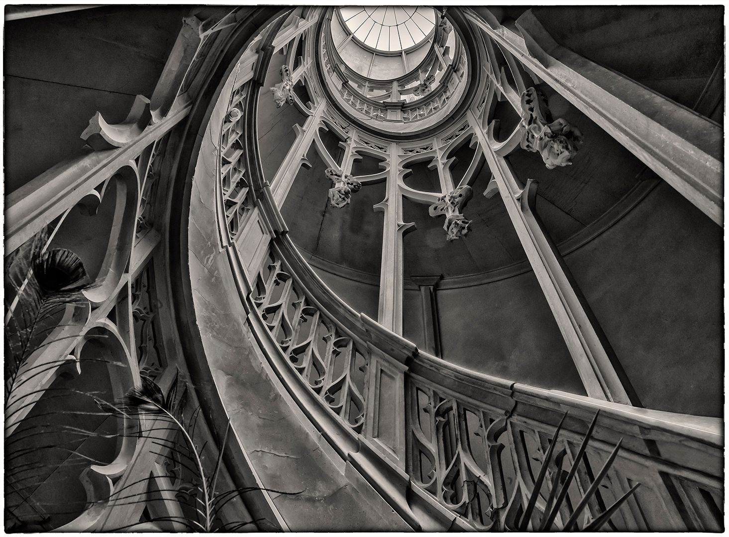CHALLAIN-LA-POTHERIE, SPIRAL STAIRCASE