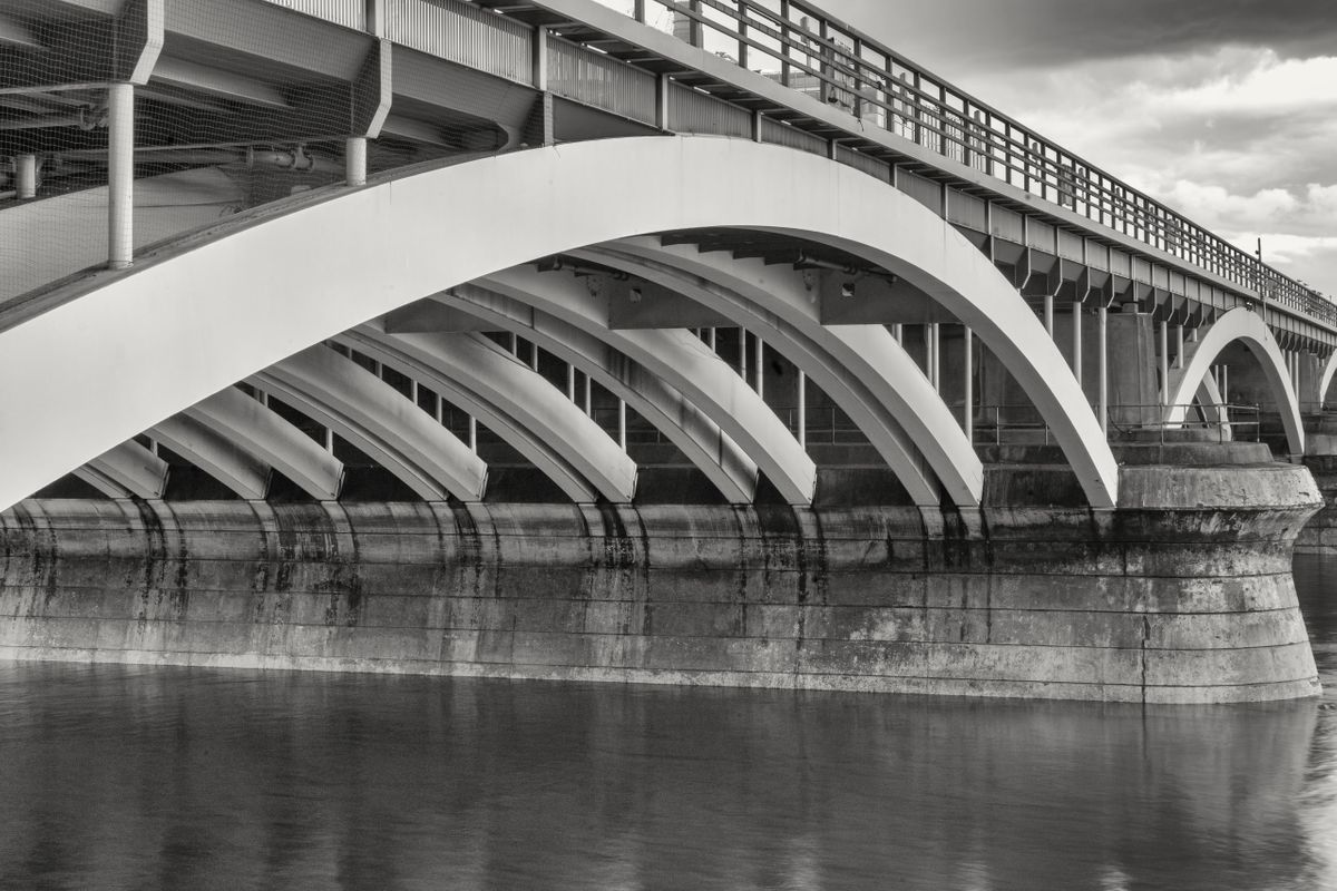 GROSVENOR BRIDGE LONDON ENGLAND