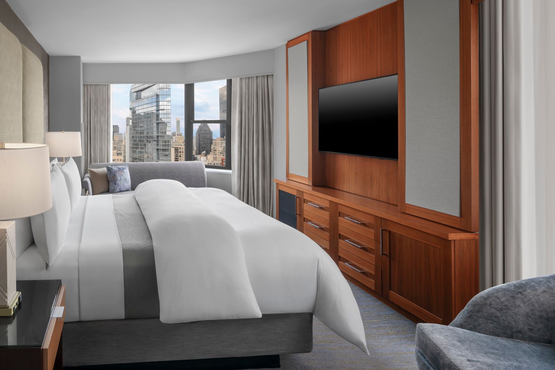 NYCZW_24_ Presidential_Bedroom2_LR.jpg
