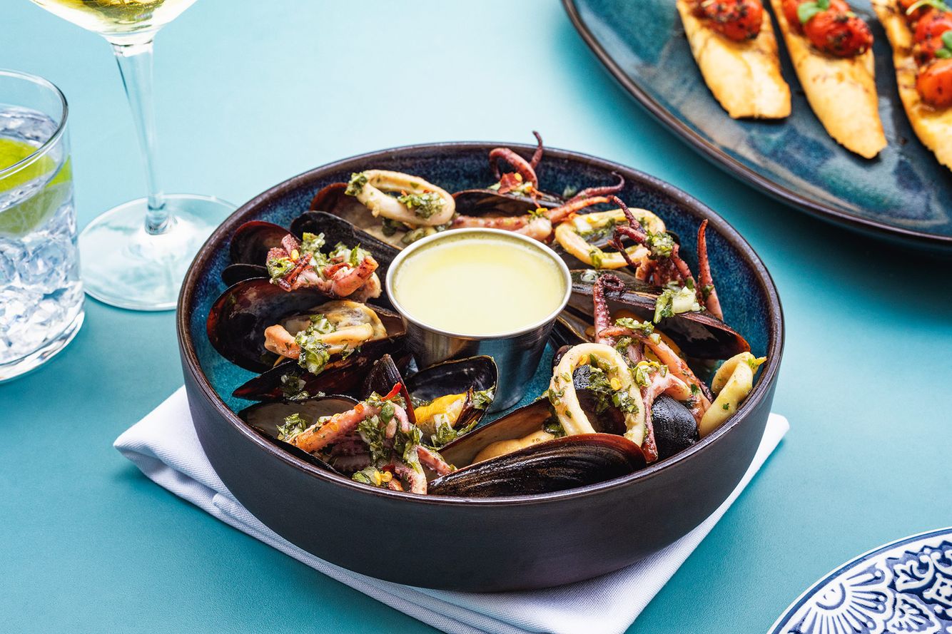 FLLRS23_Calamari_Mussels_LR.jpg