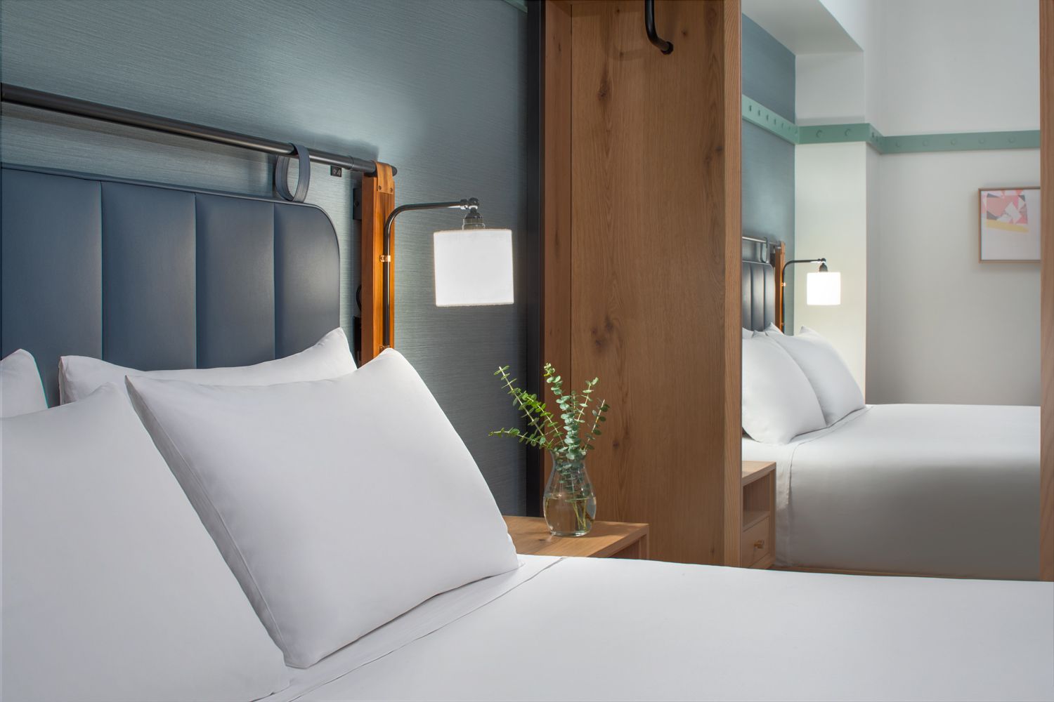 Hyatt-Centric-Philadelphia-Bedroom-Detail.jpg