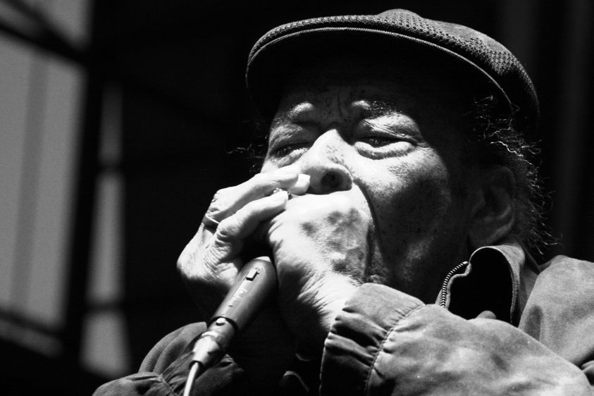 1james_cotton_blows_harp