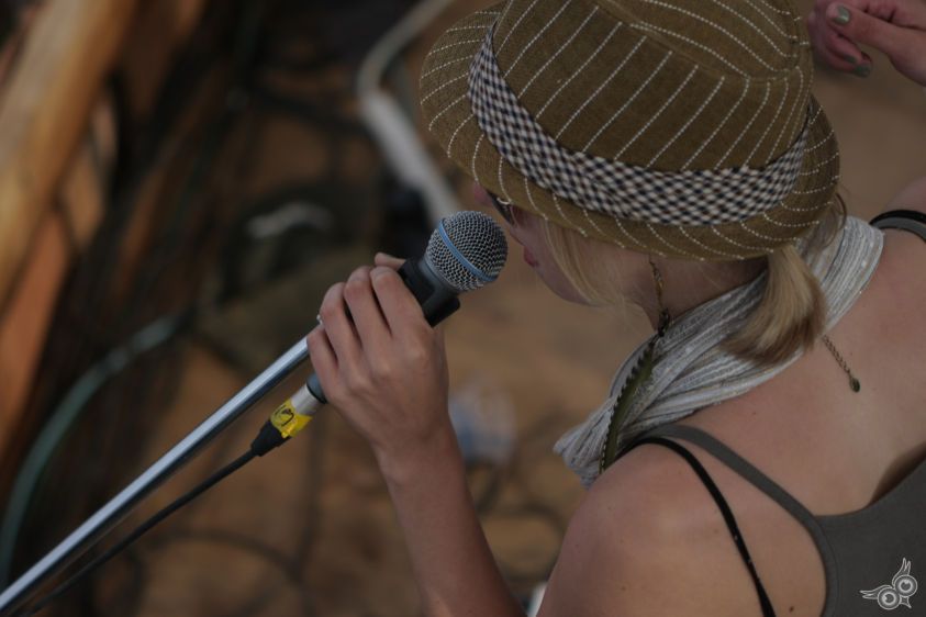 1maurice_guest_singer