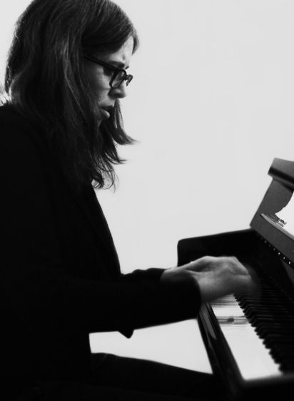 1tania_gill_quartet_pianoBW_copy