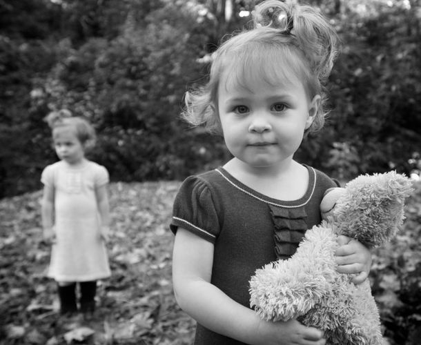 Sisters in the park, family portrait Atlanta GA sisters