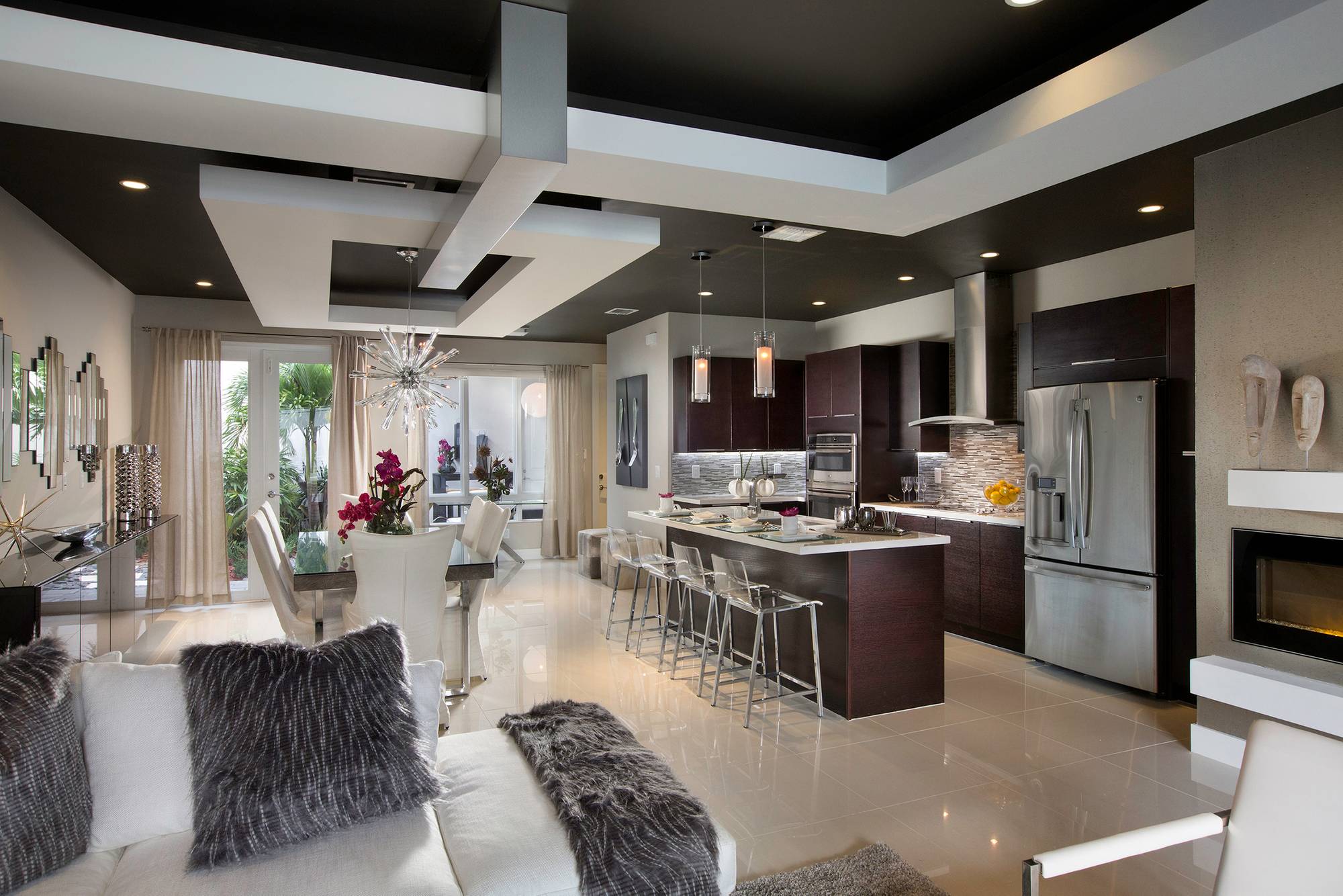 Landmark_Model 1906  C -22100.jpg