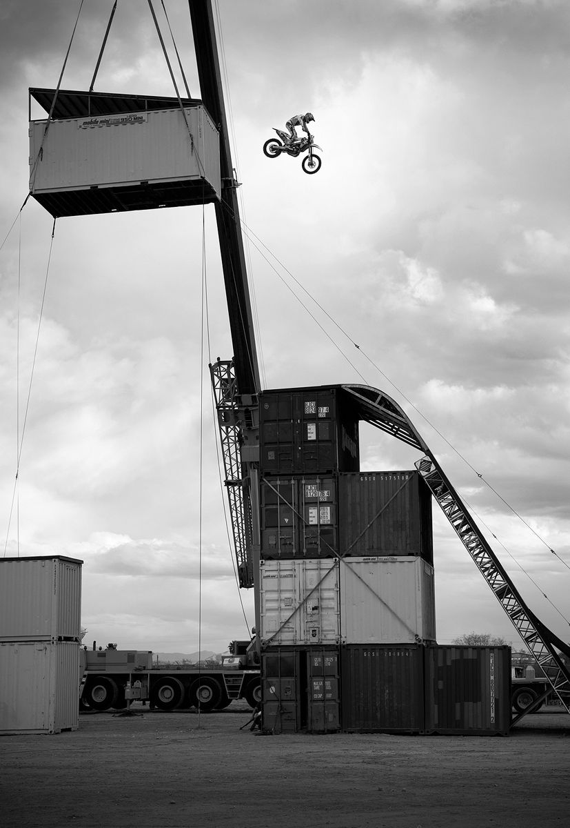 1_container_jump_2011
