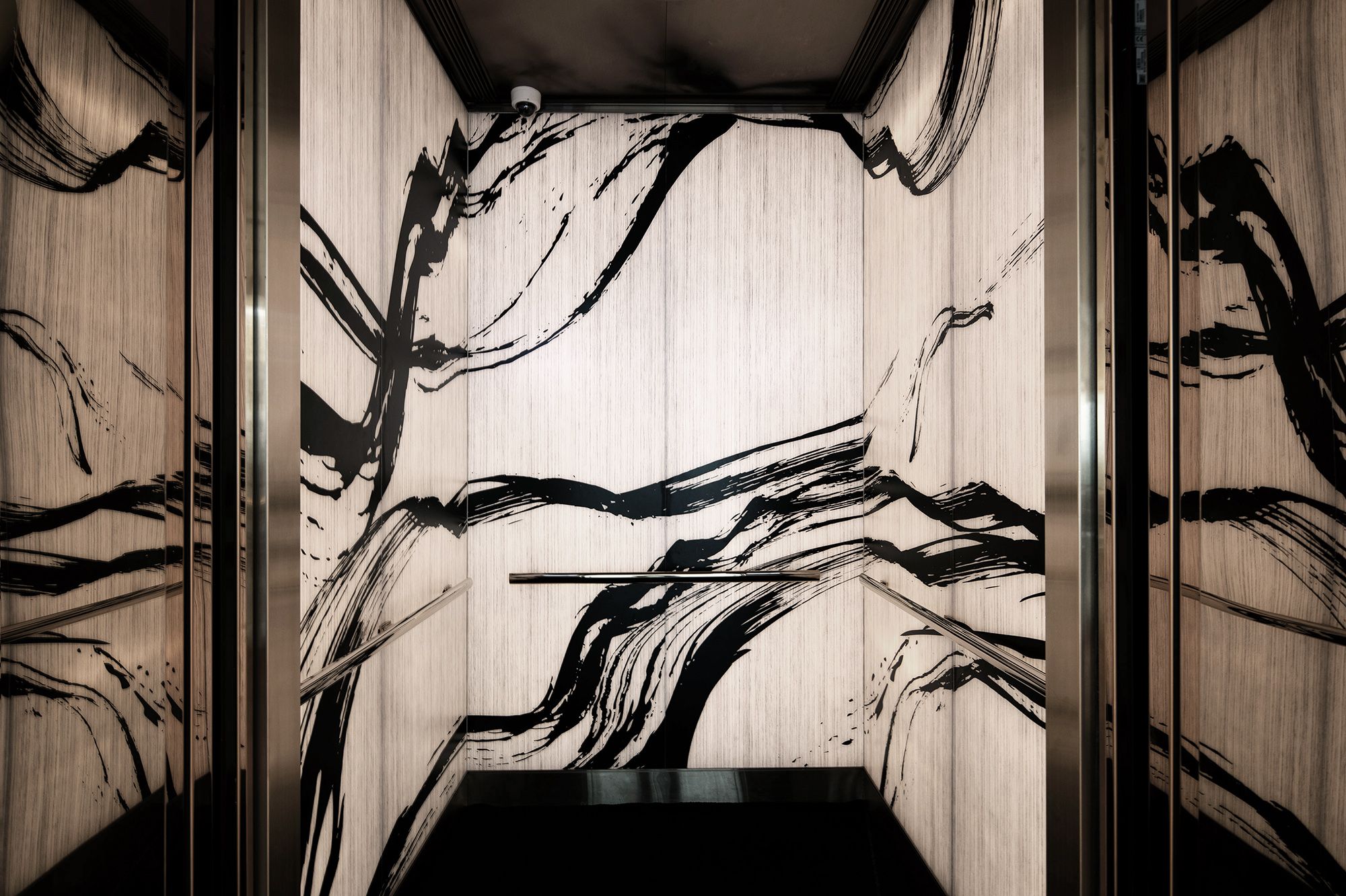 W CHENGDU Elevator.jpg