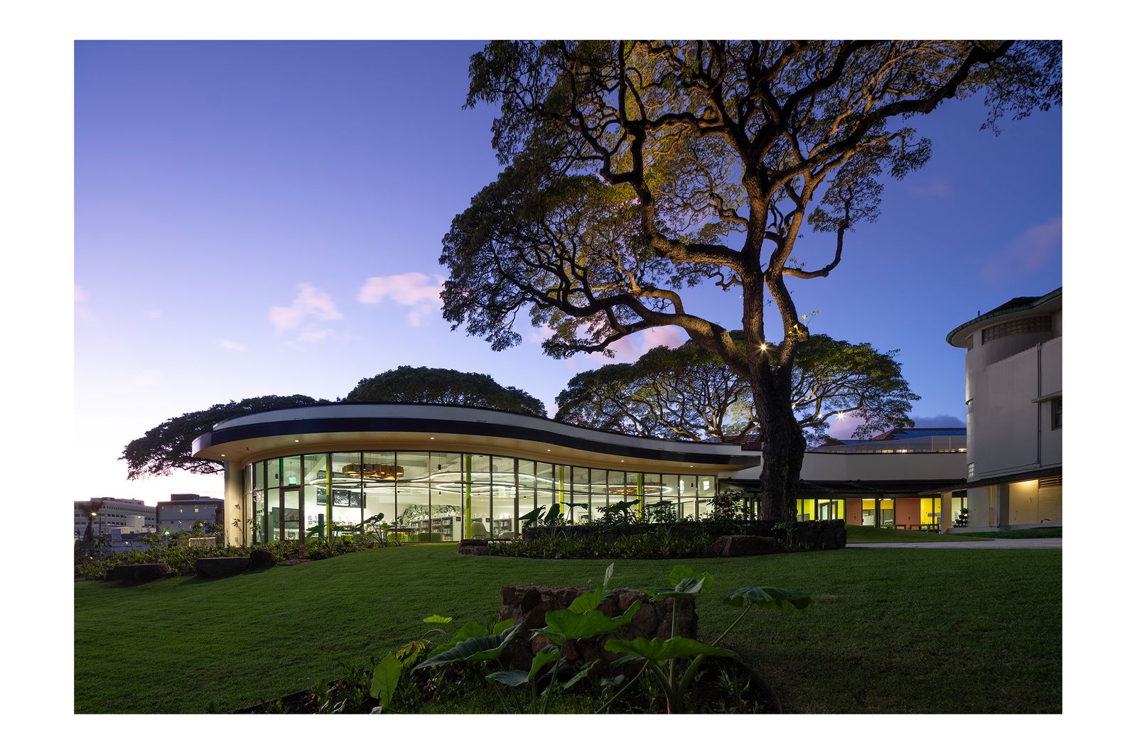 Livebooks-HawaiiBaptistAcademy.jpg