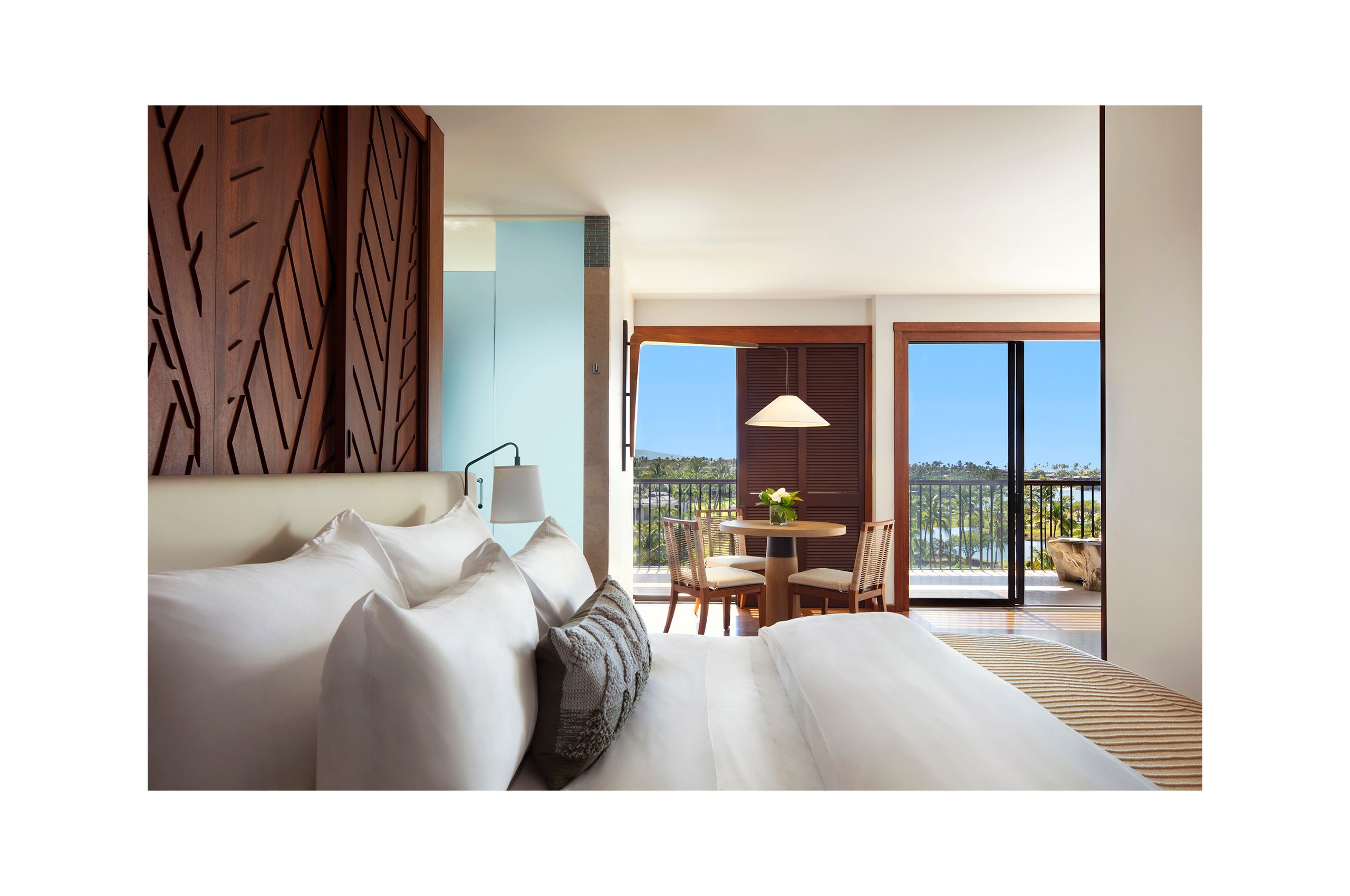 NEWLIVEBOOKS-MaunaLani copy.jpg