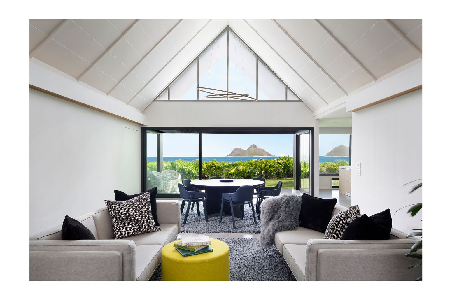Livebooks-TaylorResidenceKailua.jpg