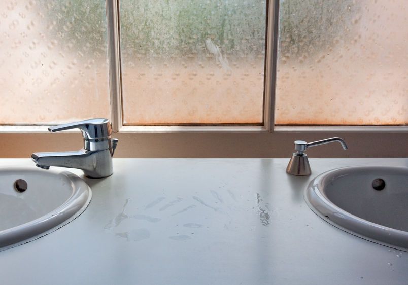 Energy Traces, Hands, ICA, London, 2011.