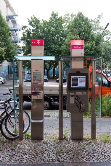 Transconnection, Telephones, Berlin, 2011.