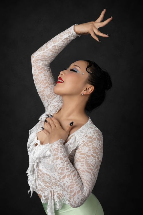 Contortion Artist – Creative Studio Portrait