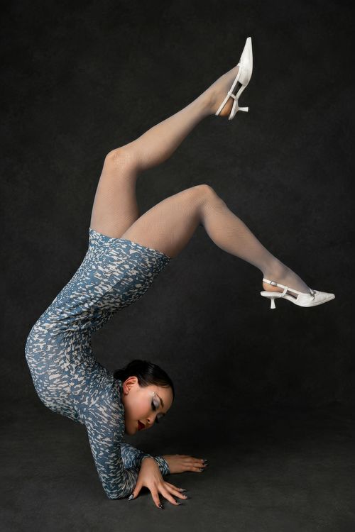 Contortion Artist – Creative Studio Portrait