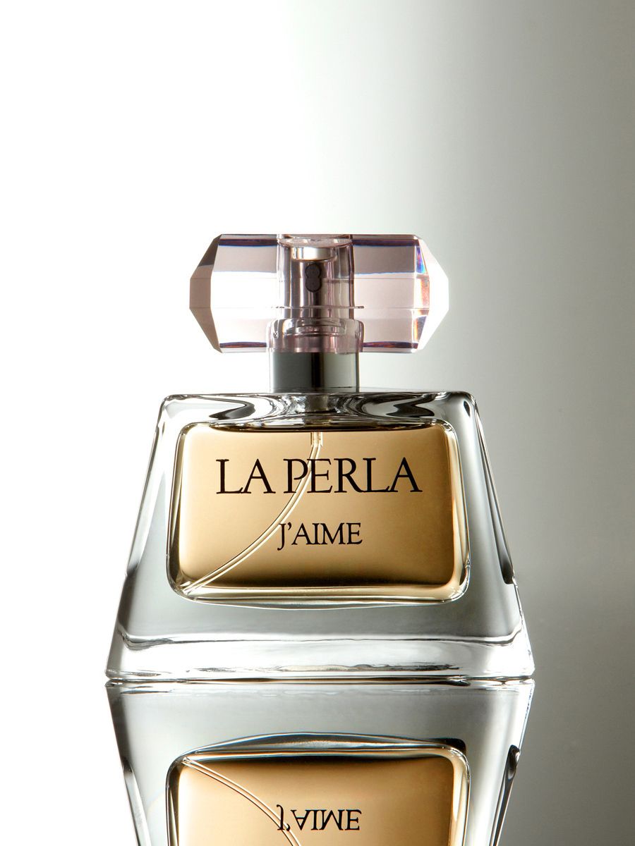 11-fragrance_la_perla_bottle.jpg