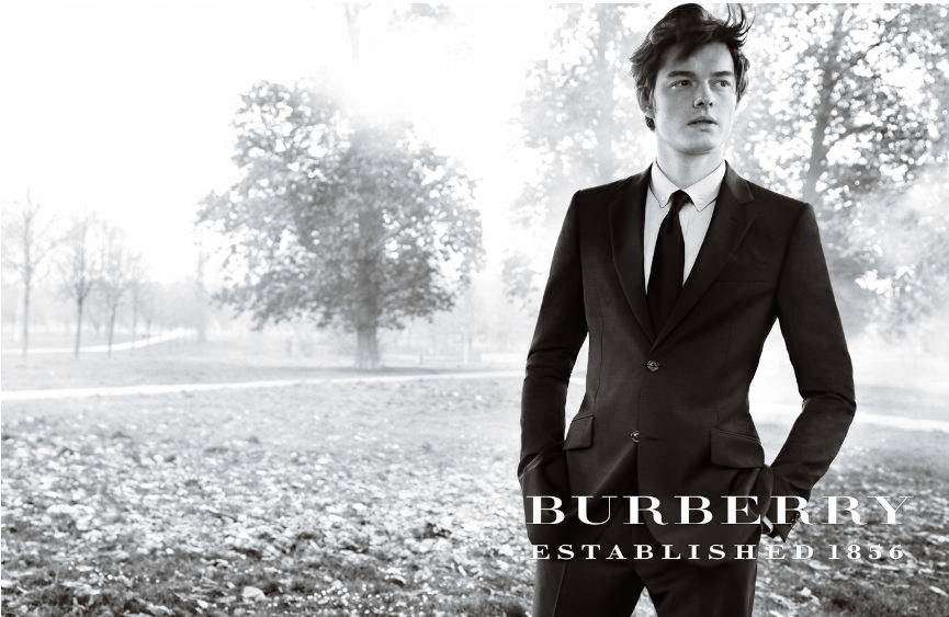 1Burberry_Hyde_Park___08.jpg