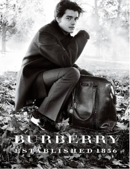 1Burberry_Hyde_Park___14.jpg