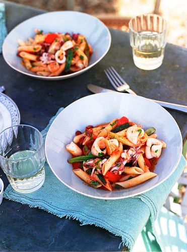 Feed Me Now Bill Granger © JOHN KERNICK NO RIGHTS GRANTED