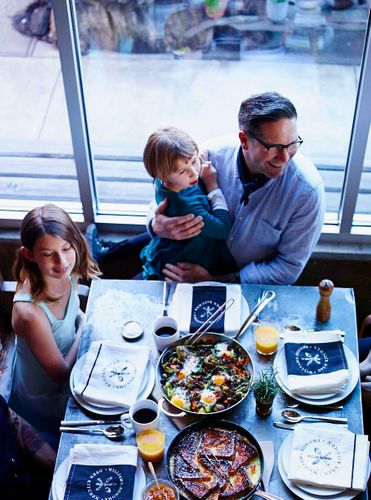 WSOK Brunch Table Overall: Dave & Lori Hoyle   Lucian Prellwitz   Willie & Rebekah Yli-Luoma   Allen Hunter   Michelle Battista   Jason French & daughers Papillon & Viola A140224 Williams Sonoma Open Kitchen 2014
