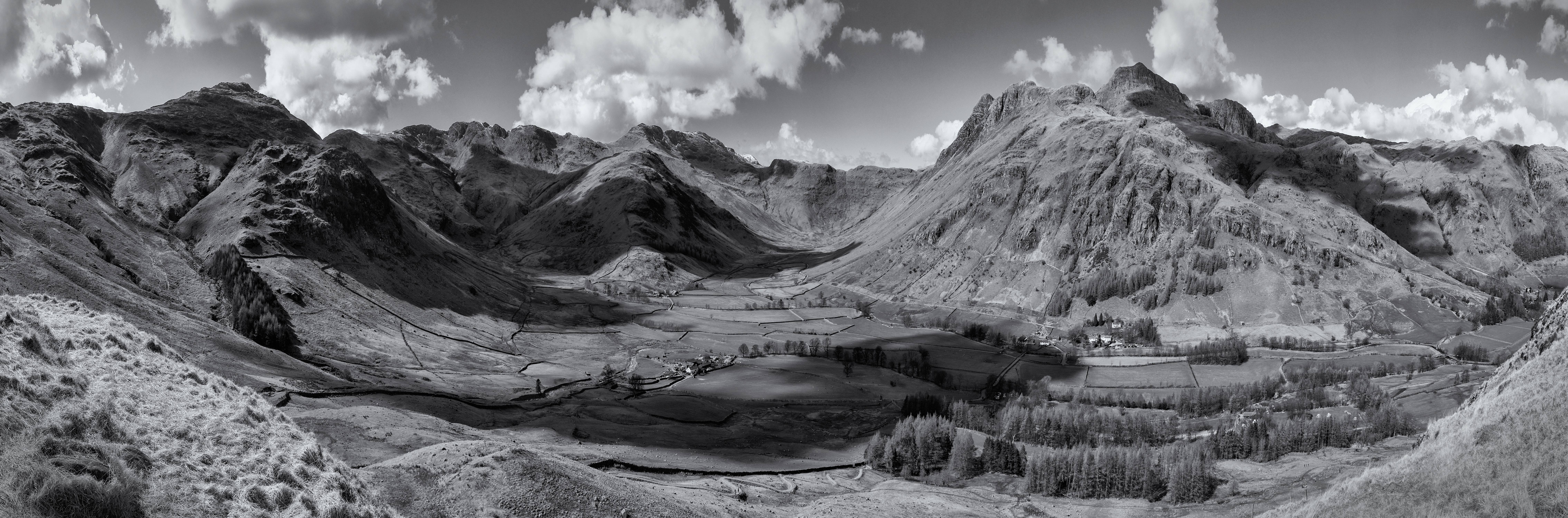 Langdale pano B&W1.jpg