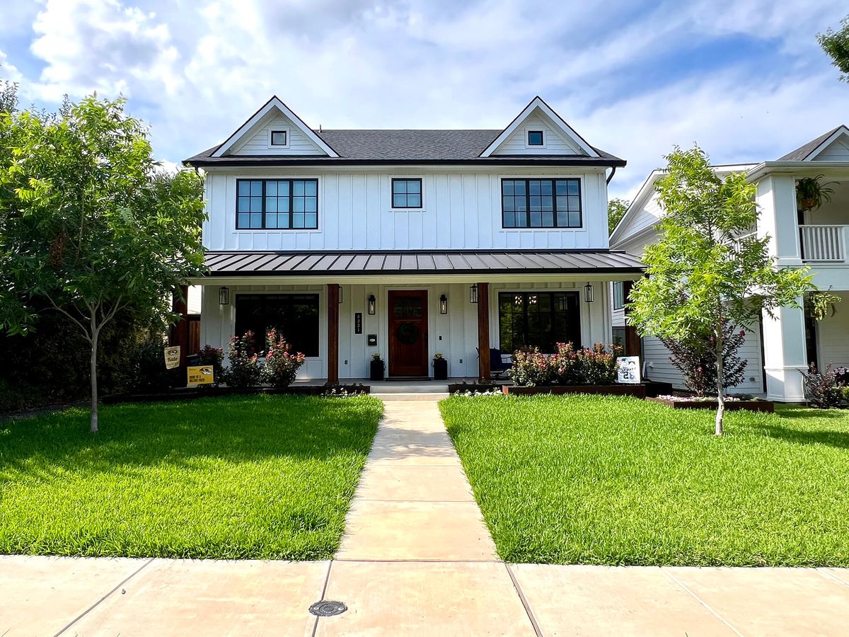 Lezlie House-01.jpeg