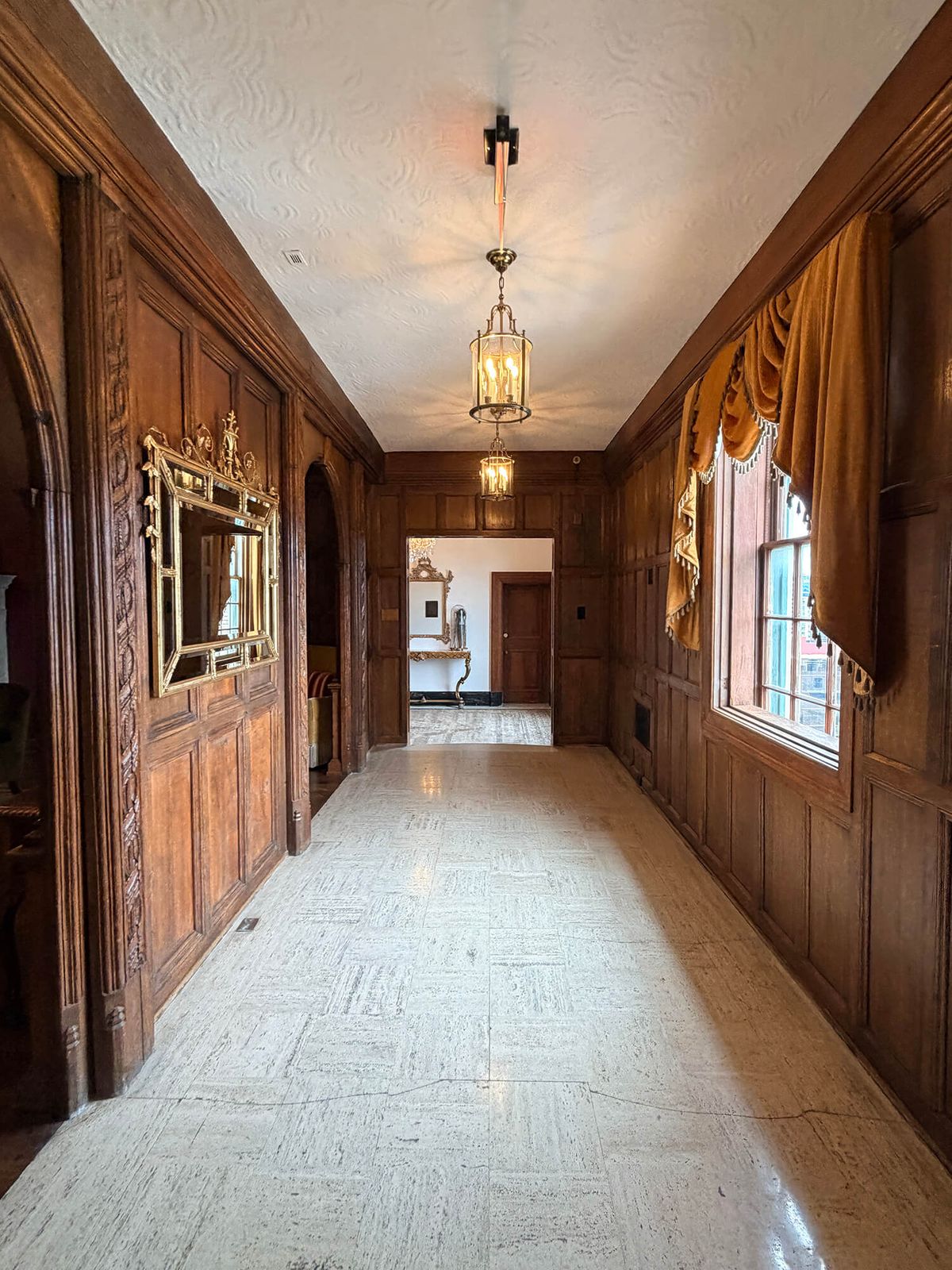 Stoneleigh-Hallway-00001.jpeg
