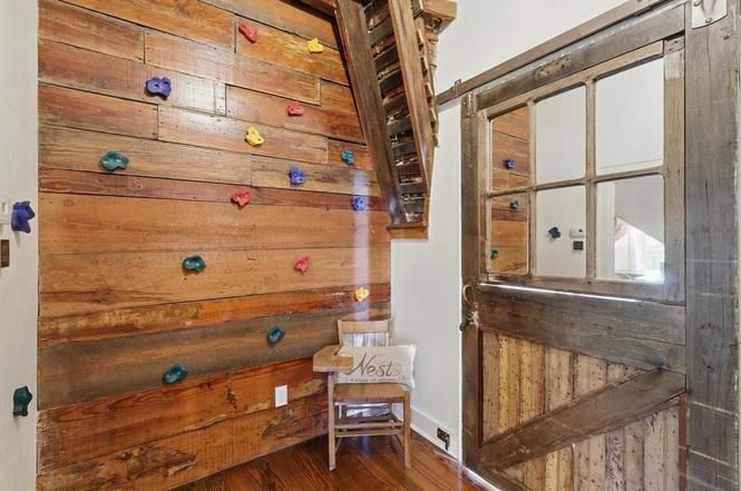 Benton-Upstairs landing.jpg
