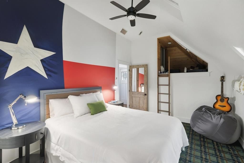 Benton-North upstairs bedroom.jpg