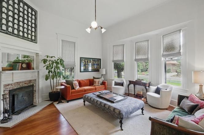 Benton-Parlor 1.jpg
