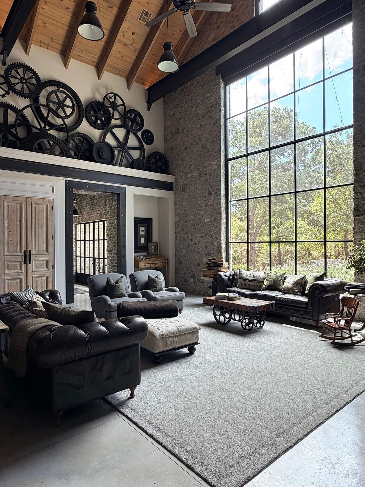 Suzy-LivingRoom-00017.jpeg