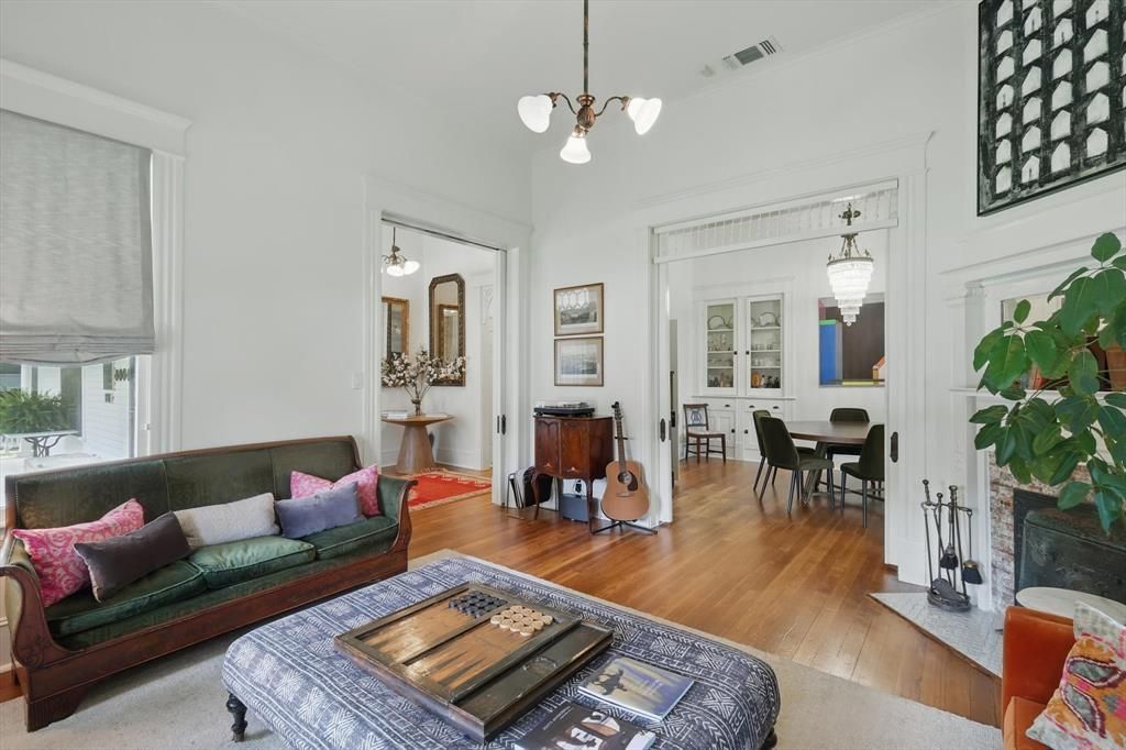 Benton-Parlor 3.jpg