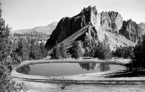 1Smith_Rocks_and_pond_Edit.jpg