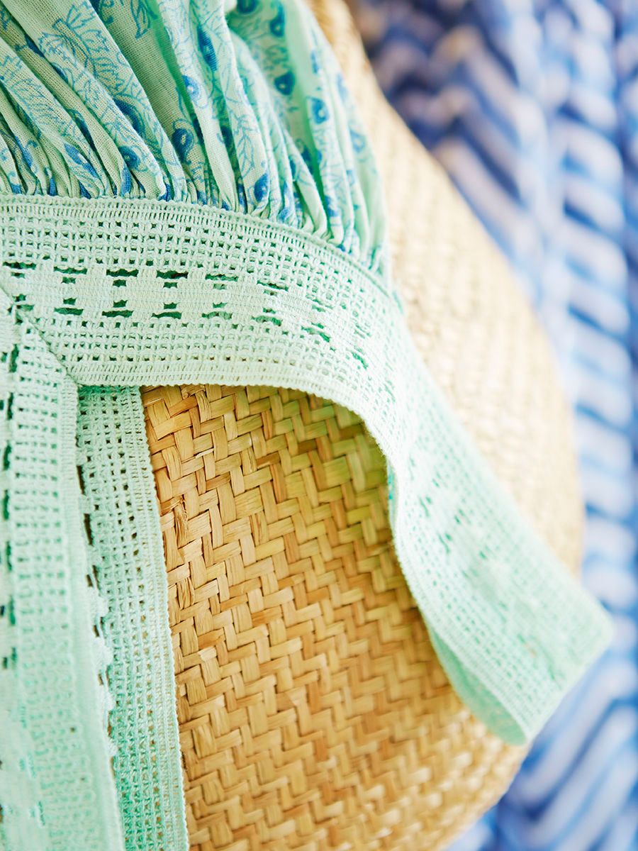 1rd_dress_detail_900x1200