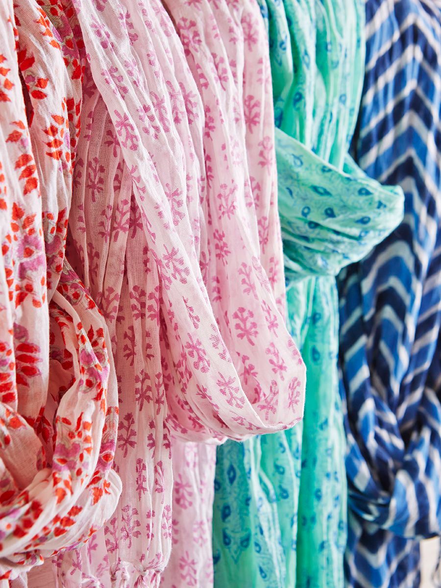 1rd_scarves_2_900x1200