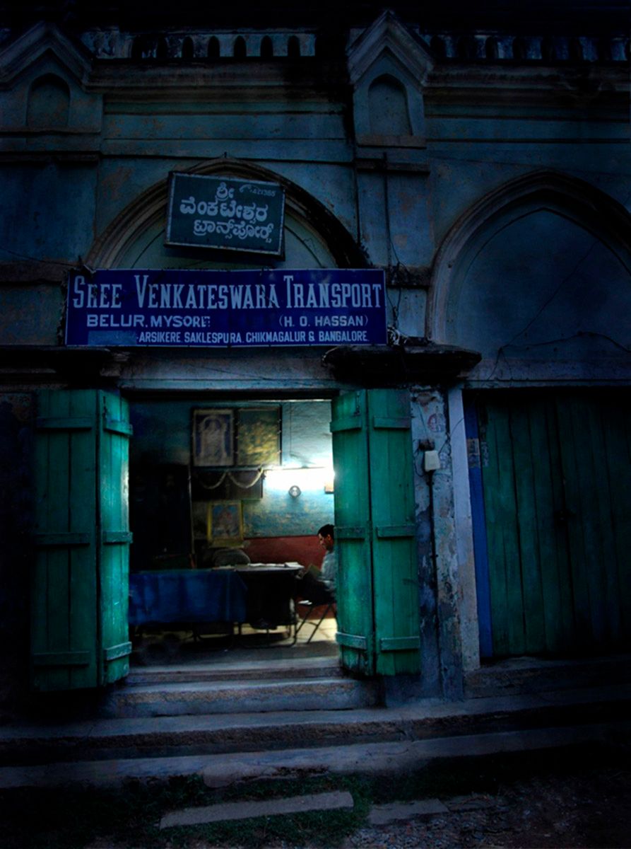 Tableau on a Dark Street