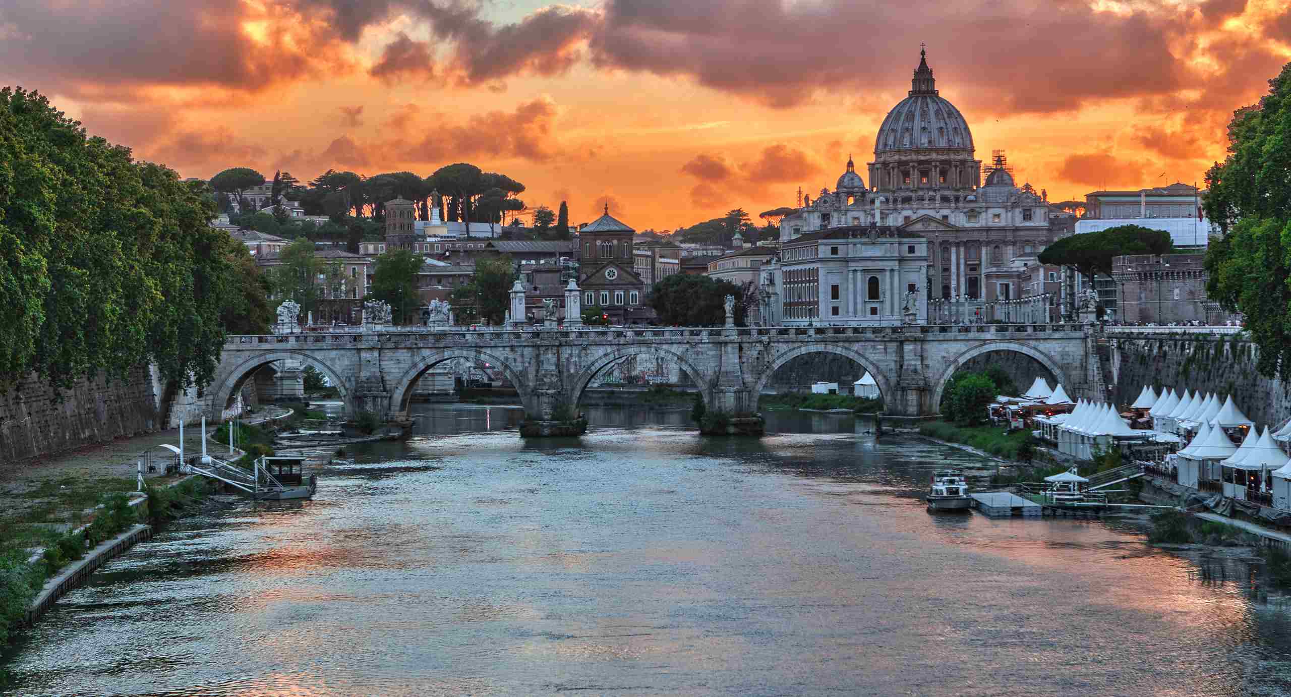 Rome's river Tiber.jpg