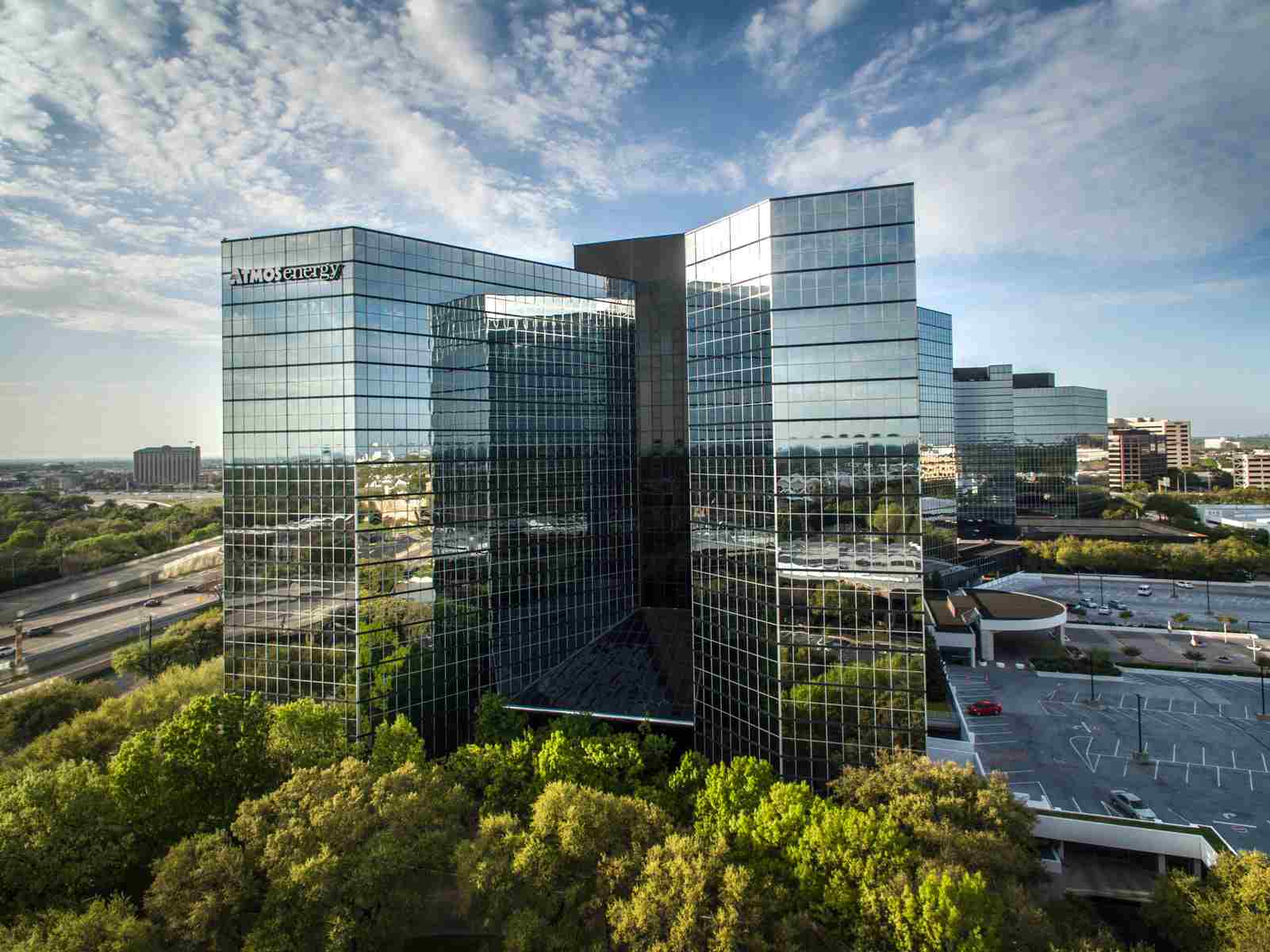 Amos Energy offices shot with a drone. Not Dallas Real Estate. Dallas UAV aerial realestate photography