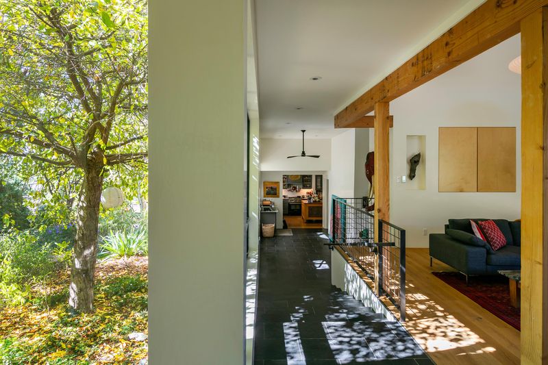 Barnard Residence 02.jpg