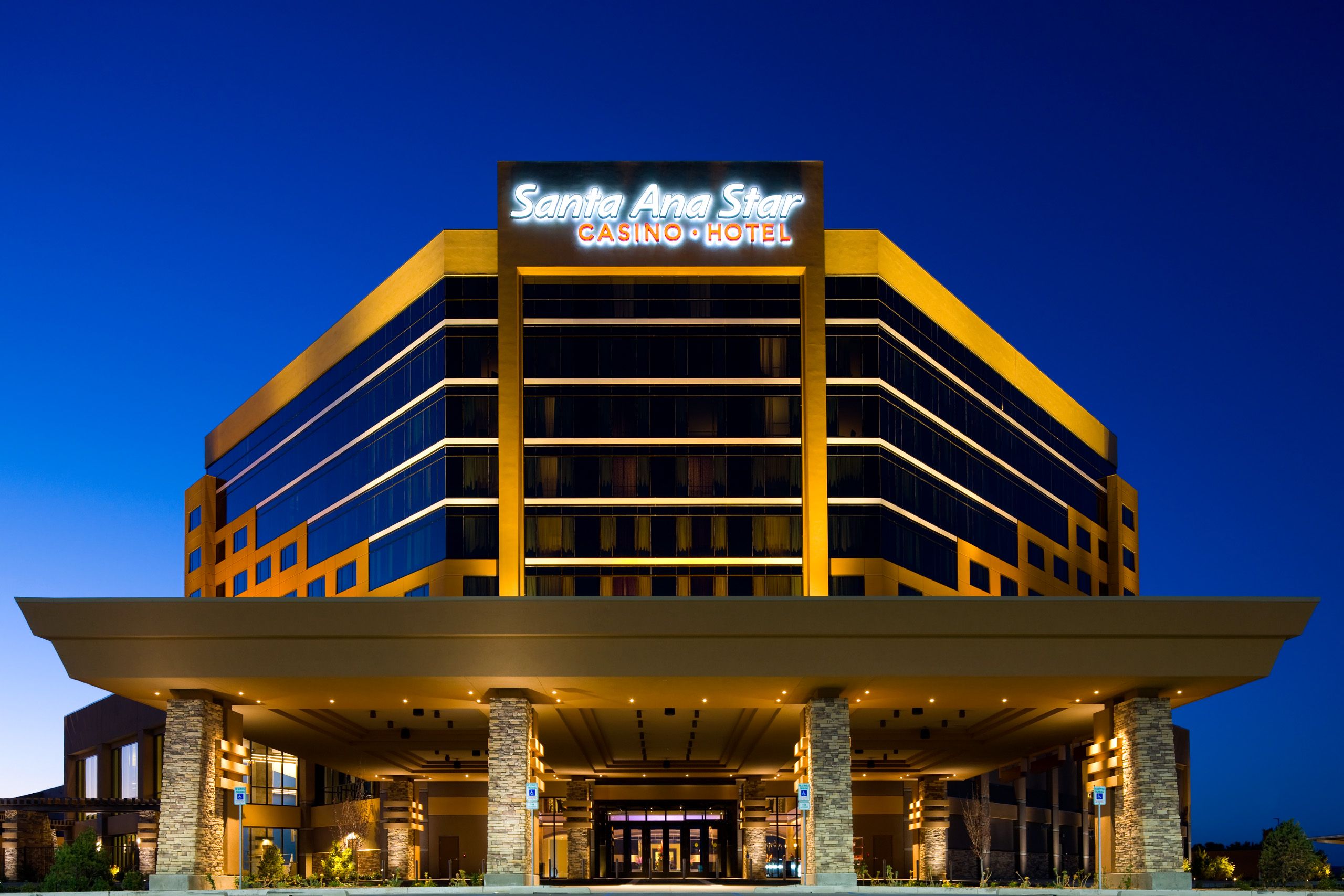 Santa Ana Hotel 104.jpg