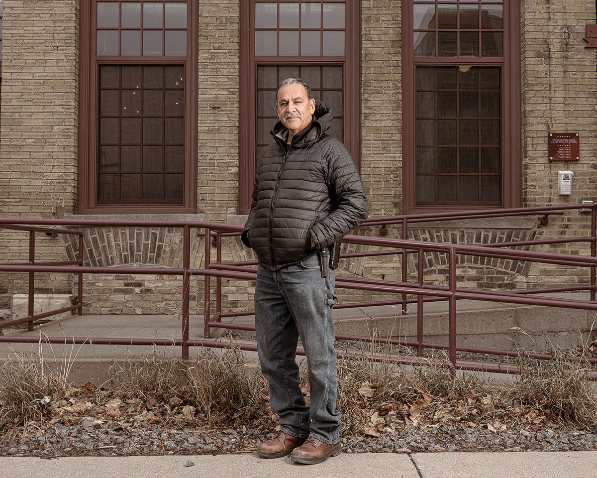 Worked at a variety of industrial businesses, including Mid-City Foundry and kKramer International Foundry. Today works for Brady Corp.  Godofredo Meráz