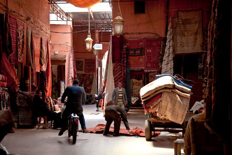 morocco_marrakech_souq_souk_lighting_morning.jpg
