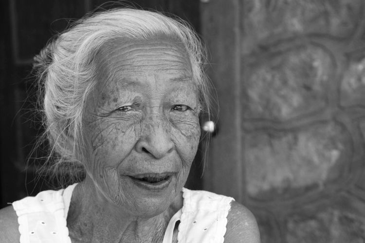 vietnam_tam_coc_ninh_binh_old_lady_portrait.jpg