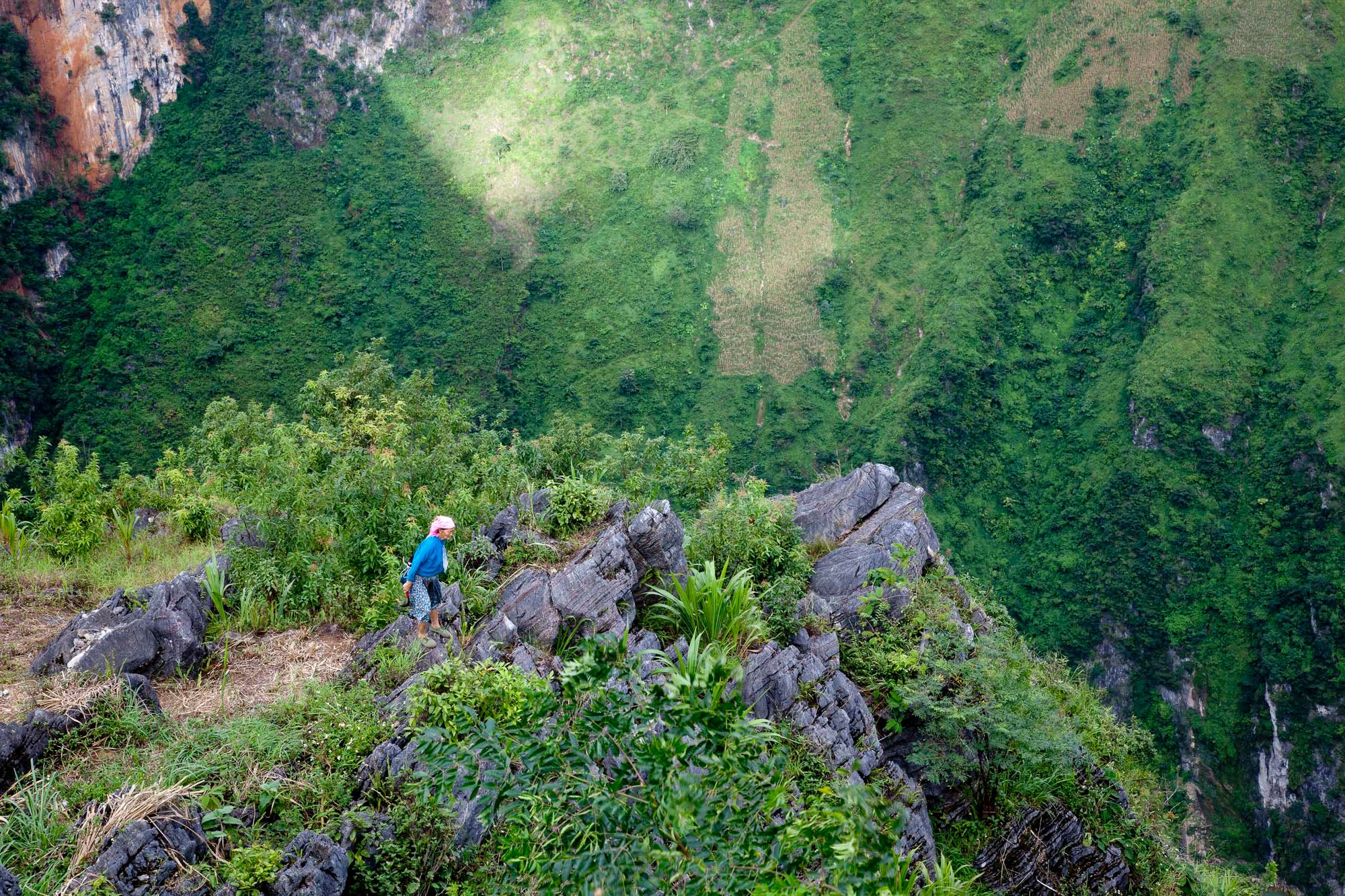 vietnam_hagiang_landscape_lady_mountains.jpg