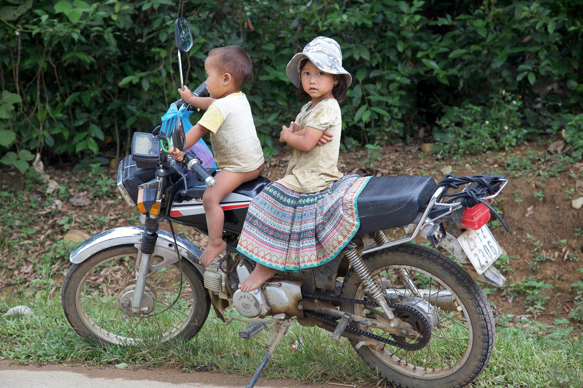 vietnam_sapa_motorbike_children_fun.jpg