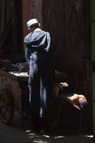 morocco_marrakech_souq_early_morning_portrait_working.jpg