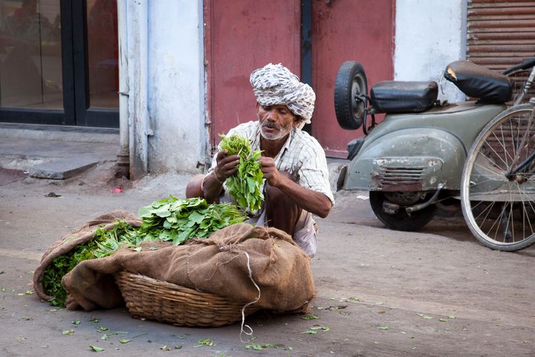 india_rajasthan_market_man.jpg