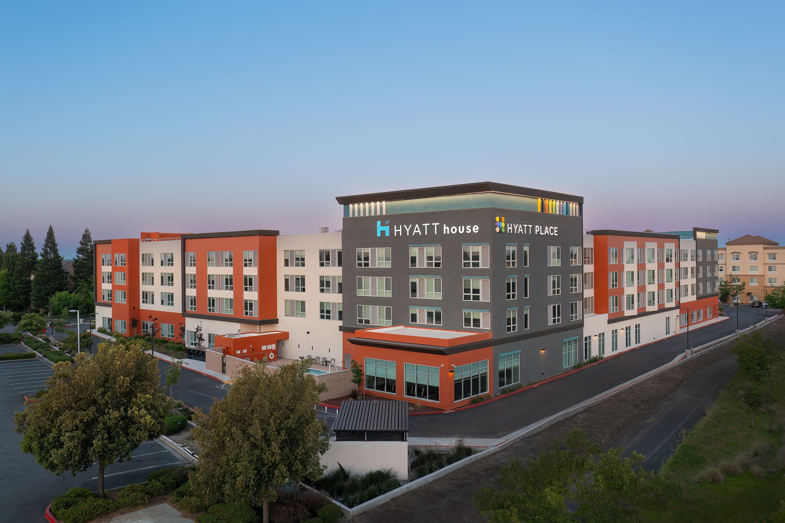 Hyatt House Sacramento Airport, Sacramento, CA.  HRGA Architects Hyatt.airport.jpg